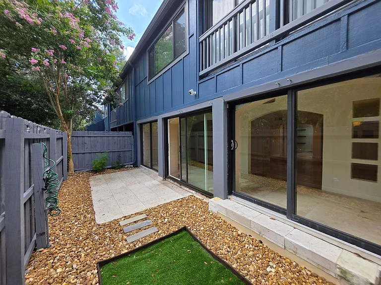 208 Pine Cone Trl — Photo 43