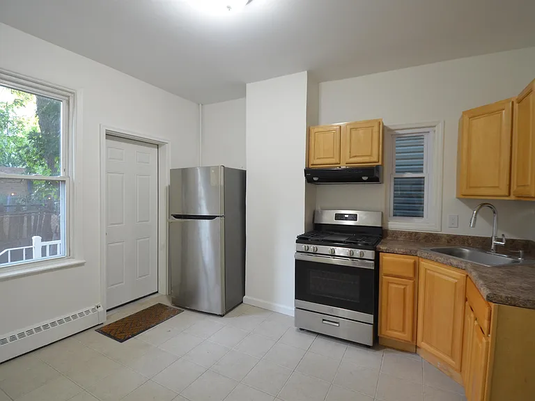 241 Randolph Ave #1 — Photo 7