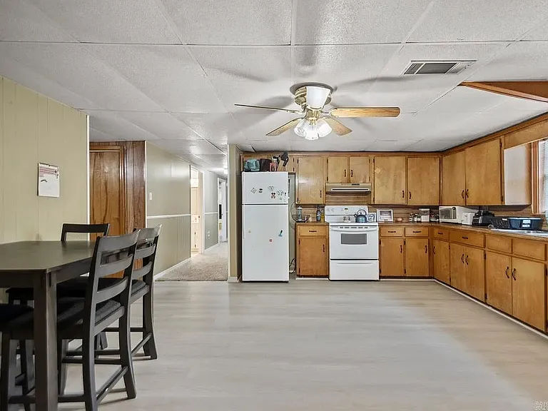21 Evergreen Park — Photo 2