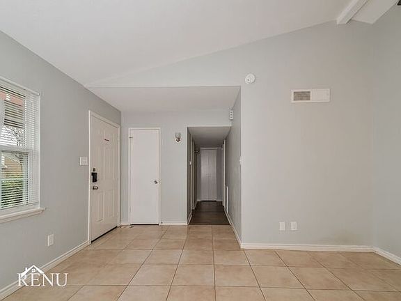 5th image of 2806 Poplar Trl