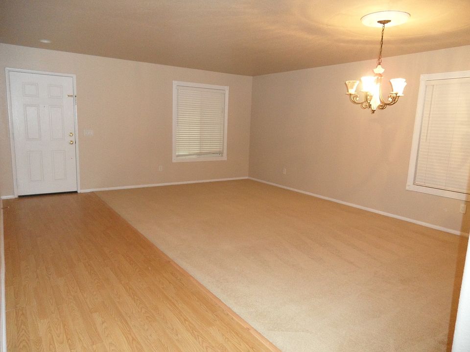 2nd image of 45672 Trafalgar Dr
