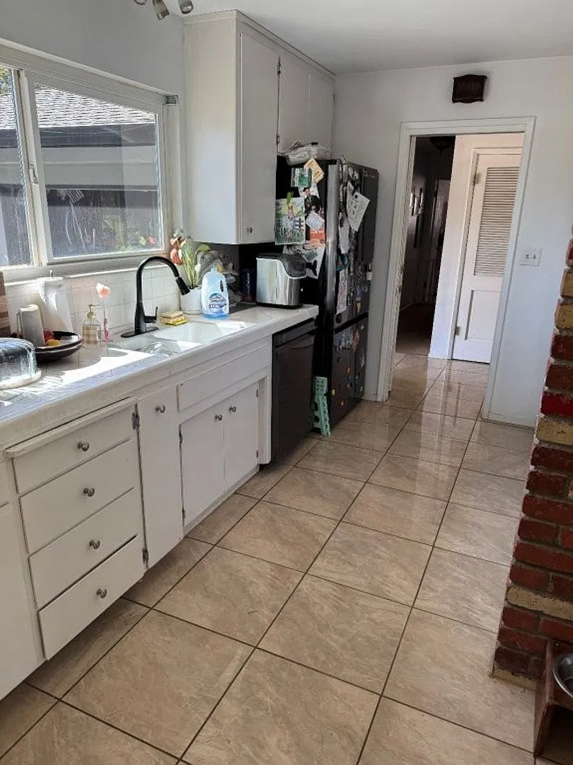 Spacious & Updated Home in a Desirable Woodland Location! — Photo 3