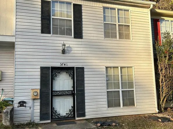 5741 Wells Cir, Stone Mountain, GA 30087