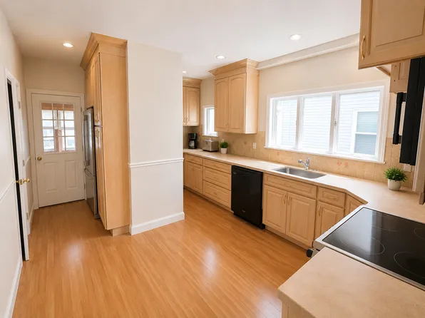 7 Bradford Ave #1, Somerville, MA 02145