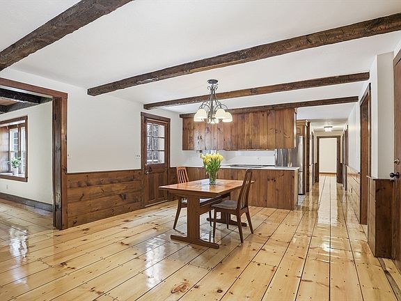 3rd image of 5 Oak Ridge Rd