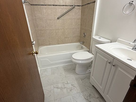 2nd image of 3411 Chicago Rd