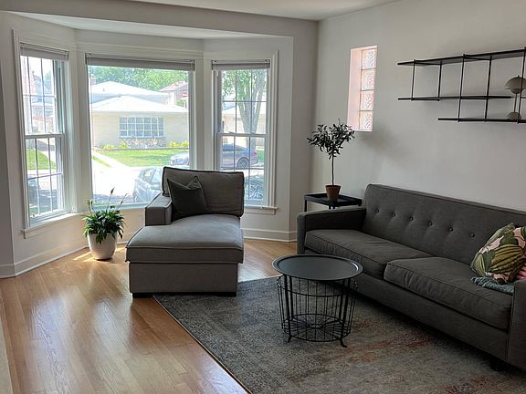 3rd image of 5025 N Mulligan Ave