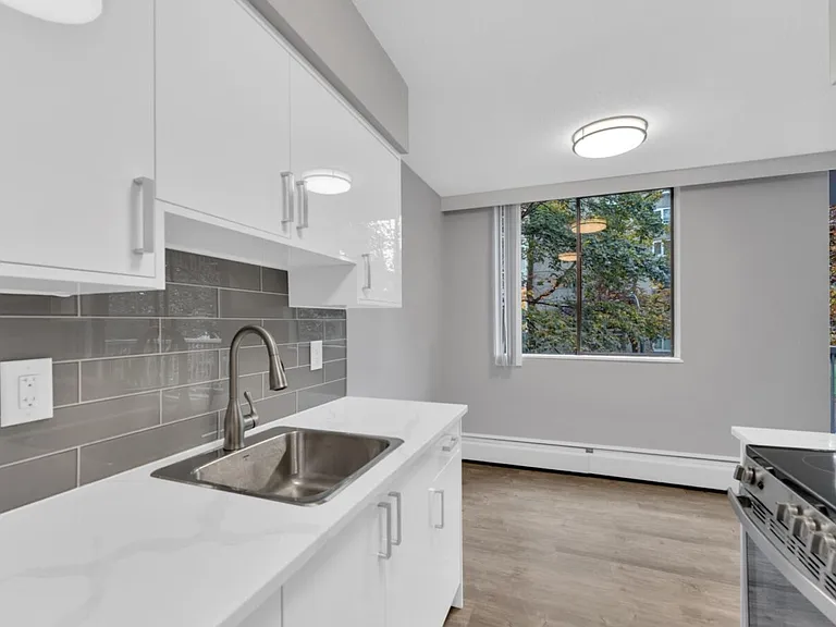1655 Haro St — Photo 20