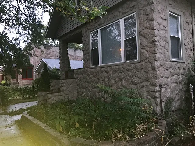 8222 S Dorchester Ave photo 1
