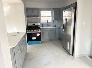 15167 19th Ave #2, Whitestone, NY 11357