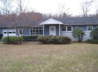 16 Woodland Dr, New Paltz, NY 12561