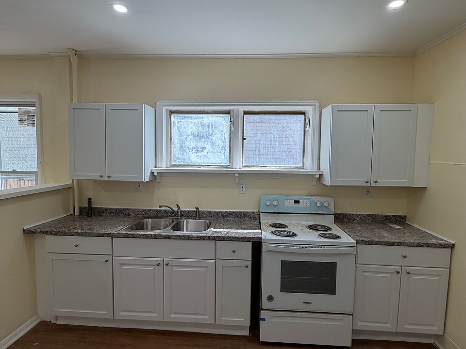 1st image of 1305 2nd Ave #1