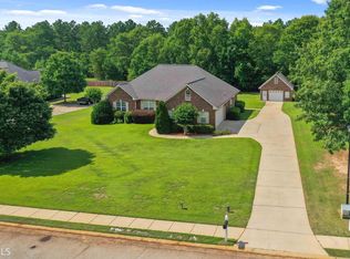 230 Willow Ridge Ln, Jackson, GA 30233