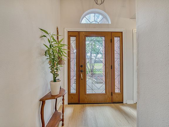 5th image of 1208 Hummingbird Cir