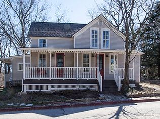 4 Summit St, Eureka Springs, AR 72632