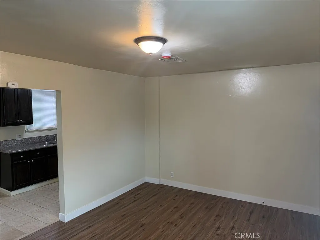 14 bed, 5842 sqft, $1,575 — Photo 2