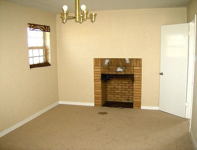 2nd image of 10364 Newport Dr
