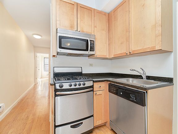 3rd image of 275 Mott St APT 4R
