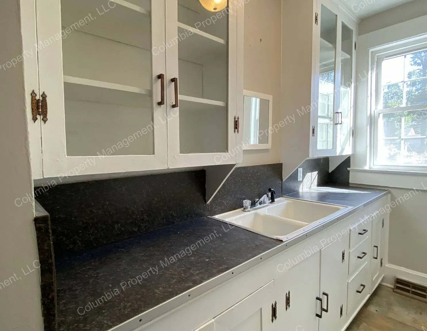 2805 Kirby St — Photo 4