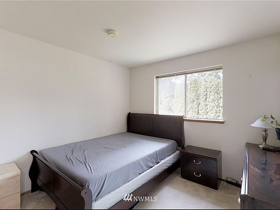 2nd image of 2004 S 370th St