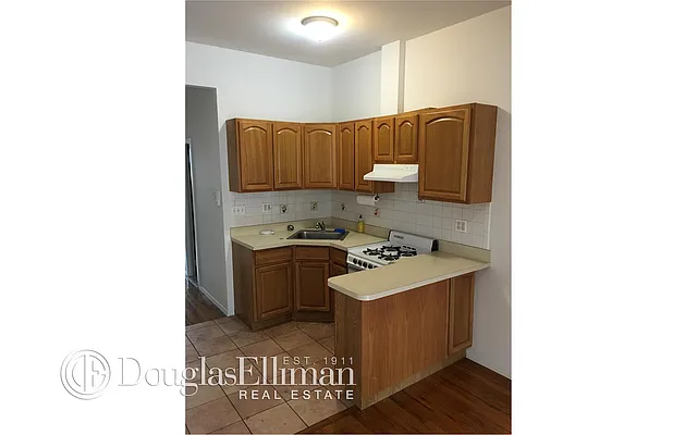 Rented by Douglas Elliman | media 17