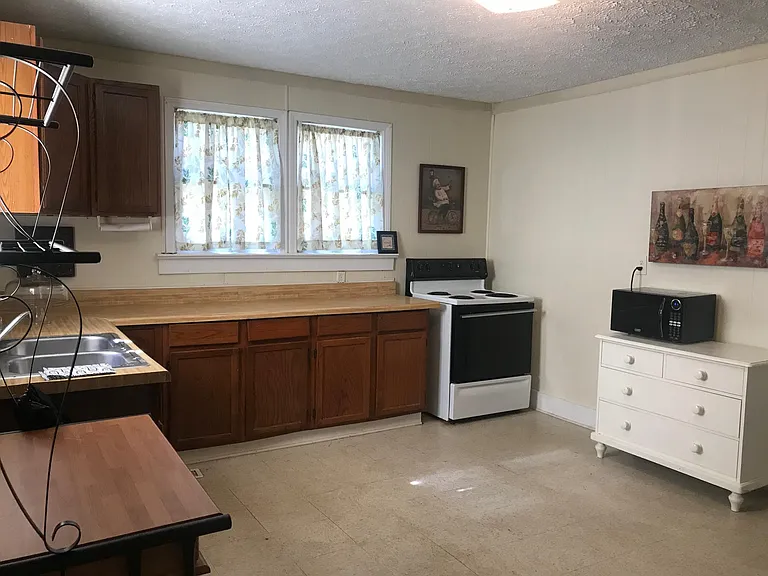 222 Fite St — Photo 5