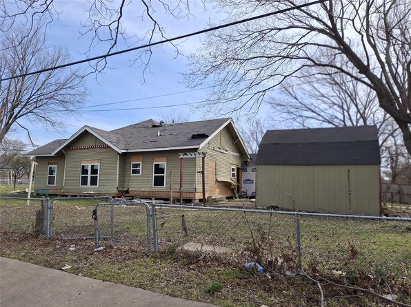 302 Newsom Rd, Mesquite, TX 75149