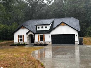 1037 W Broad St, Iva, SC 29655