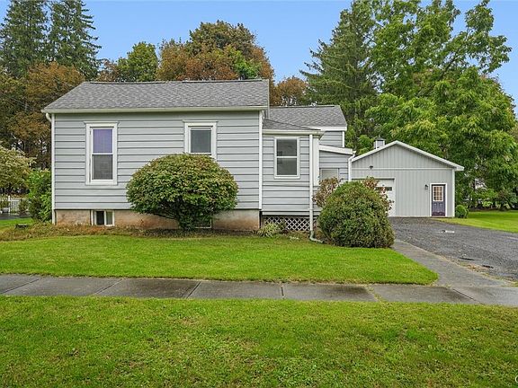 2nd image of 31 Richardson Ave