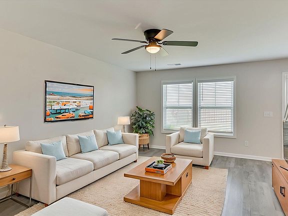 3rd image of 4033 Thimbleberry Dr