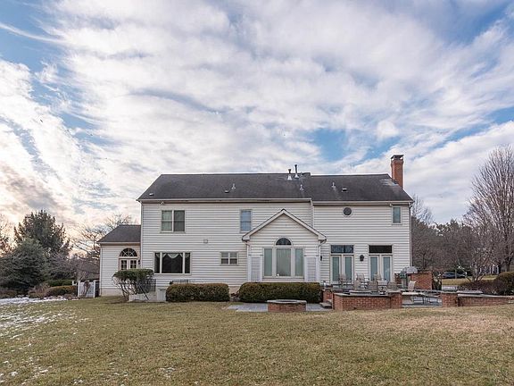 2nd image of 1679 Bullock Cir
