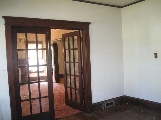 2nd image of 319 W Aiken Rd