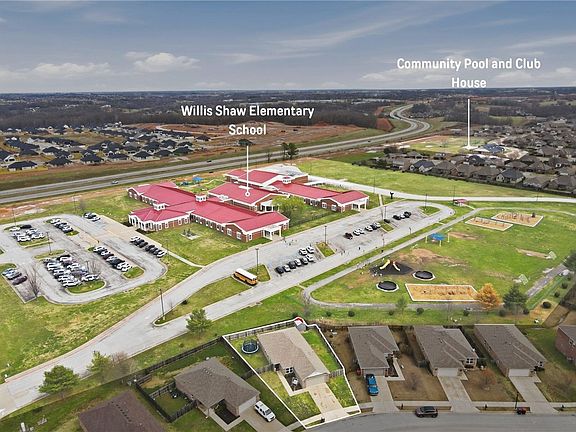 3rd image of 7964 Bridgegate Ave