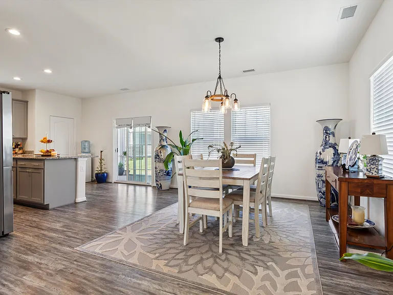 129 Corcoran Ln — Photo 12
