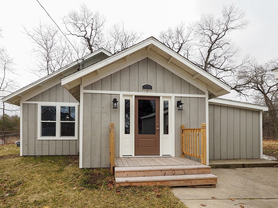 1st image of 10102 Harris Dr