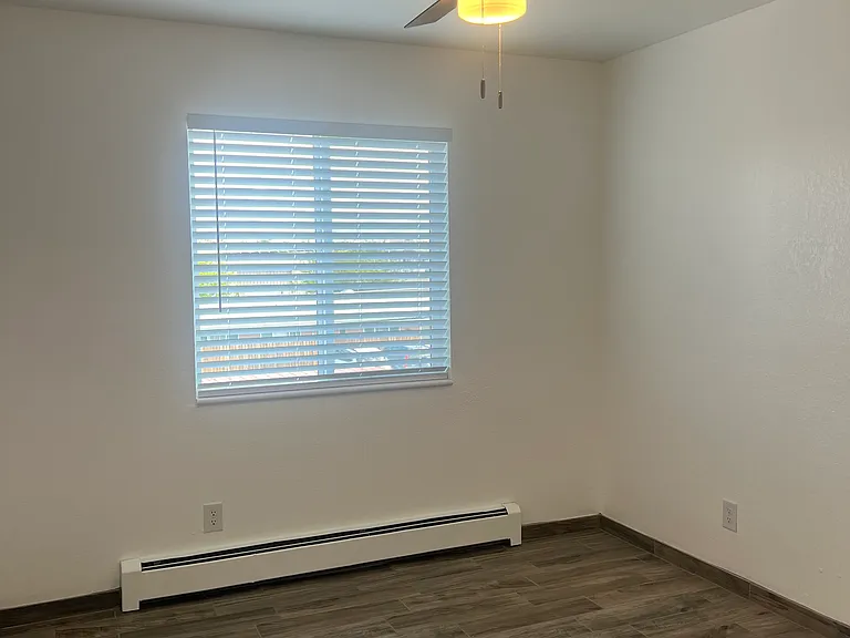 2524 Hill Ave #11 — Photo 4