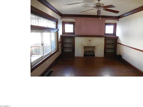 4th image of 17417 Dartmouth Ave