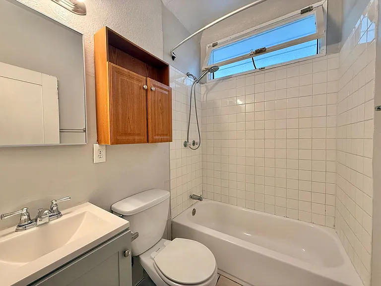 3209 Grim Ave — Photo 7