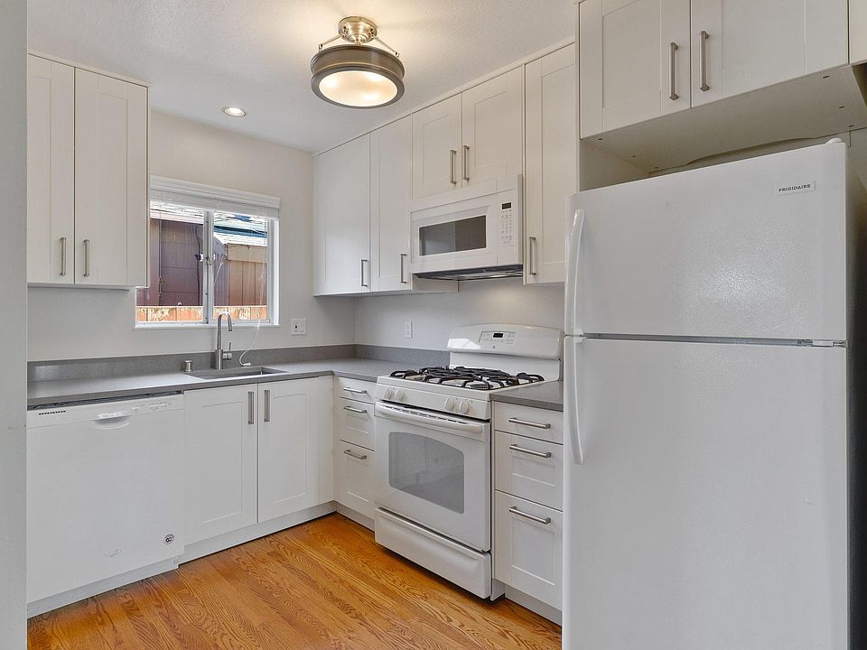 Brand new remodeled kitchen!