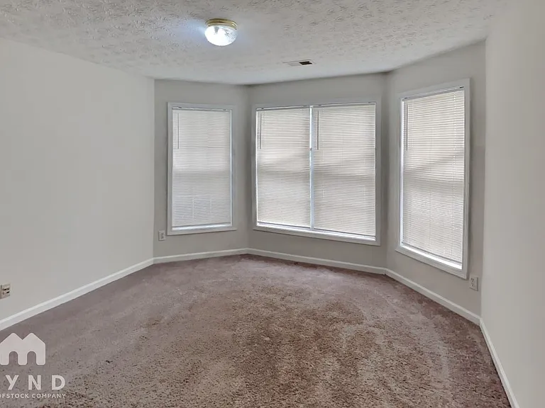 2494 Miller Oaks Cir — Photo 12
