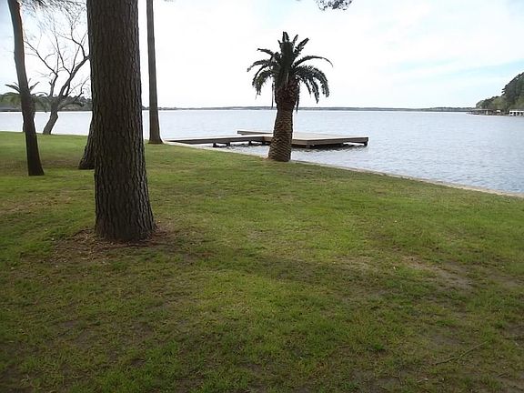 3rd image of 15160 Paradise Point Dr