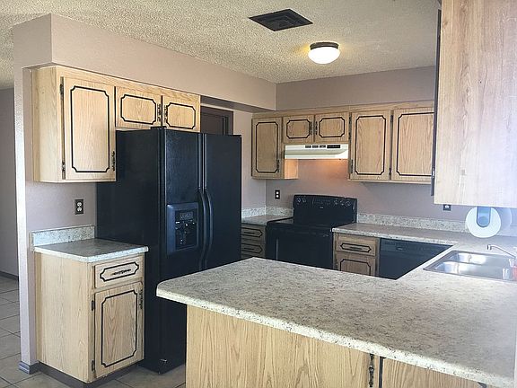 2nd image of 2194 Holly Ave
