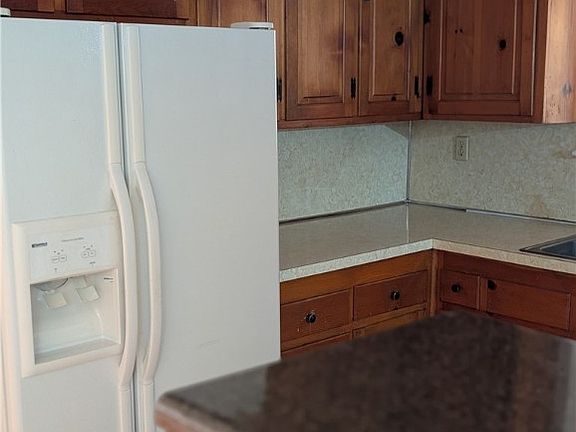 5th image of 5915 Ridge Rd