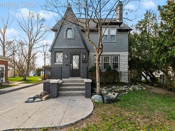 3175 Parker Dr, Royal Oak, MI 48073