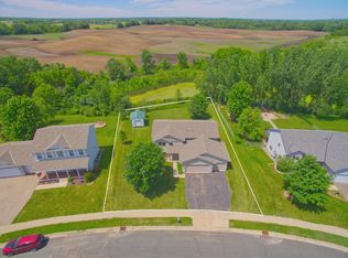 927 Aspen Ln, Montrose, MN 55363