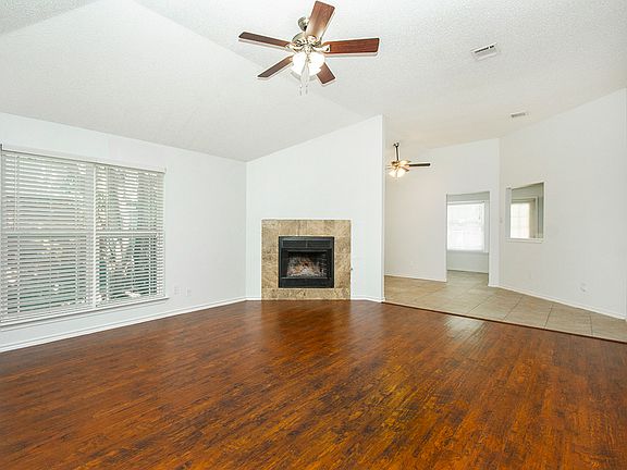 3rd image of 726 Cottonwood Dr