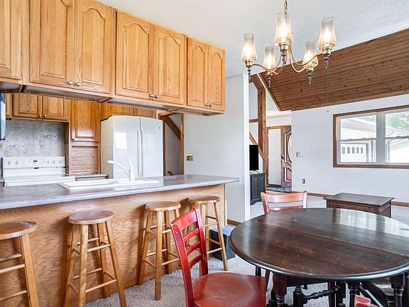 5th image of 64291 Pleasant Plain Dr