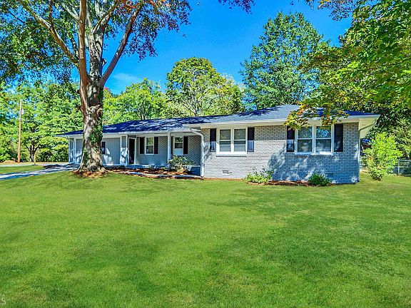 4th image of 785 Greenhill Dr NE