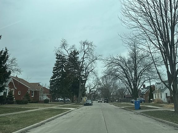 4th image of 25974 Powers Ave