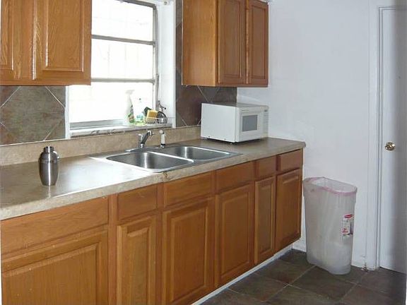4th image of 2302 E Bougainvillea Ave